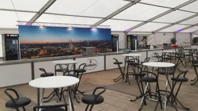 Theke mit Köln Banner Veranstaltungstechnik von Biermann.de